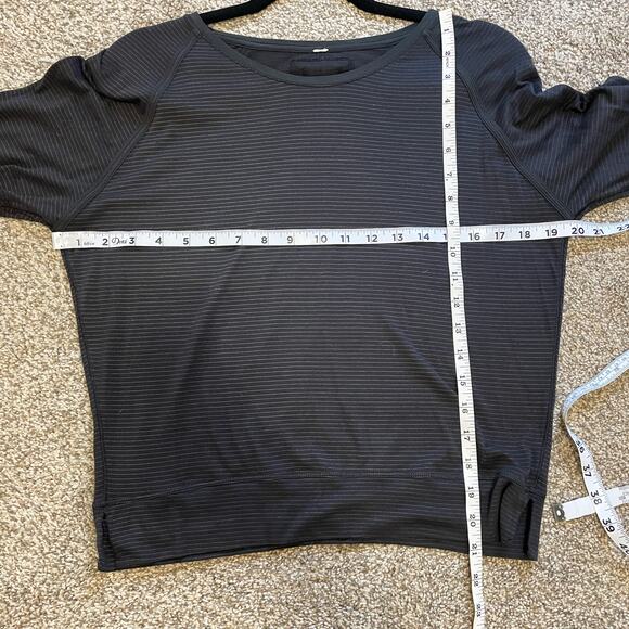 Lululemon Black Gold Long Sleeve Top - Picture 4 of 5
